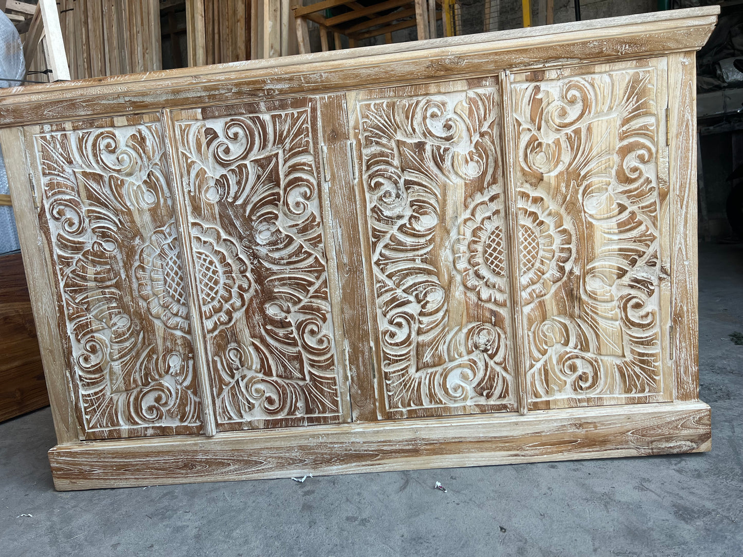 Mas Sideboard/cabinet recycled teakwood with 4 handcarved doors 180cm length