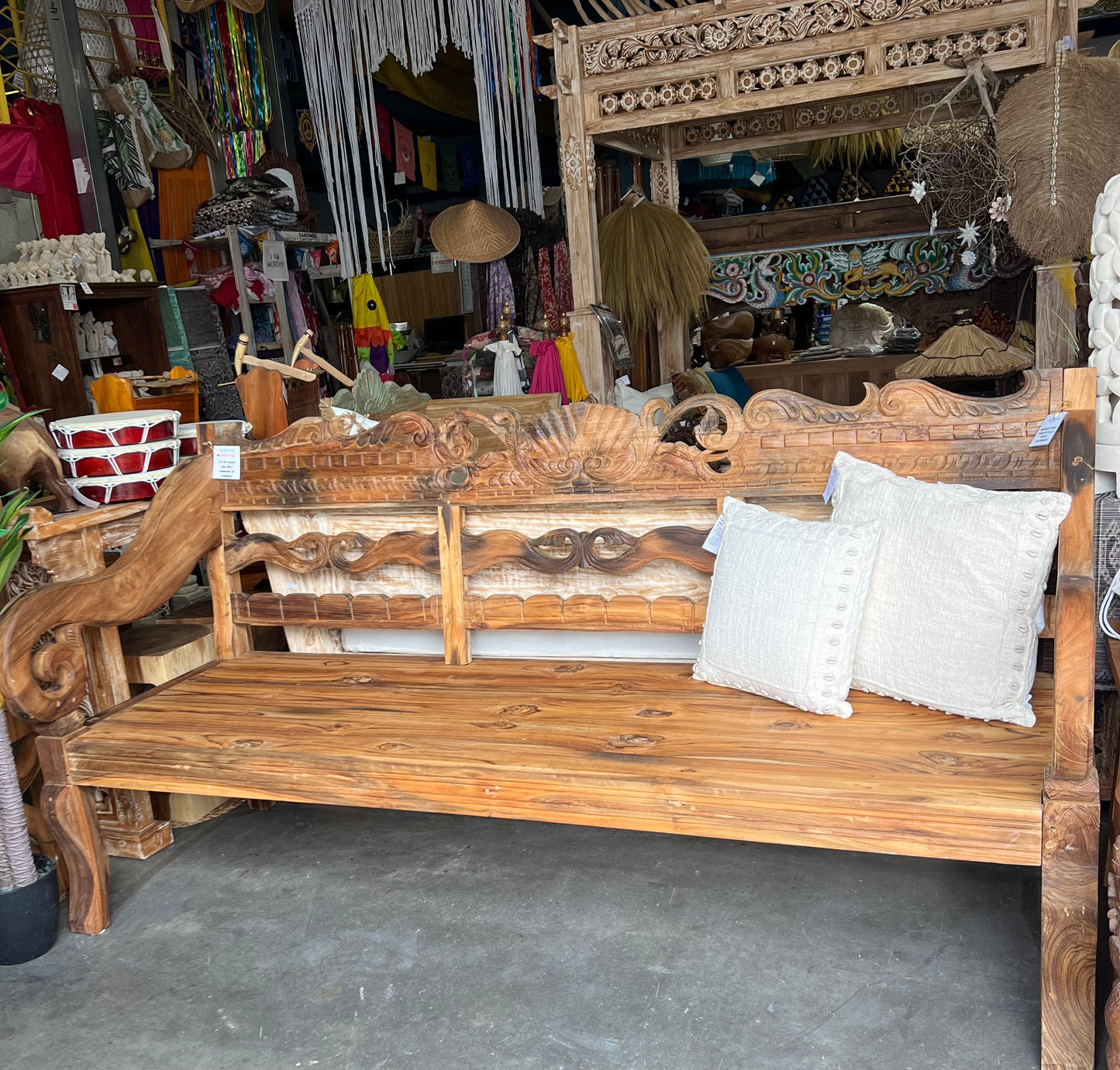 Mas Java refurbished Original Teak Hand Carved Day Bench / Daybed (Natural)