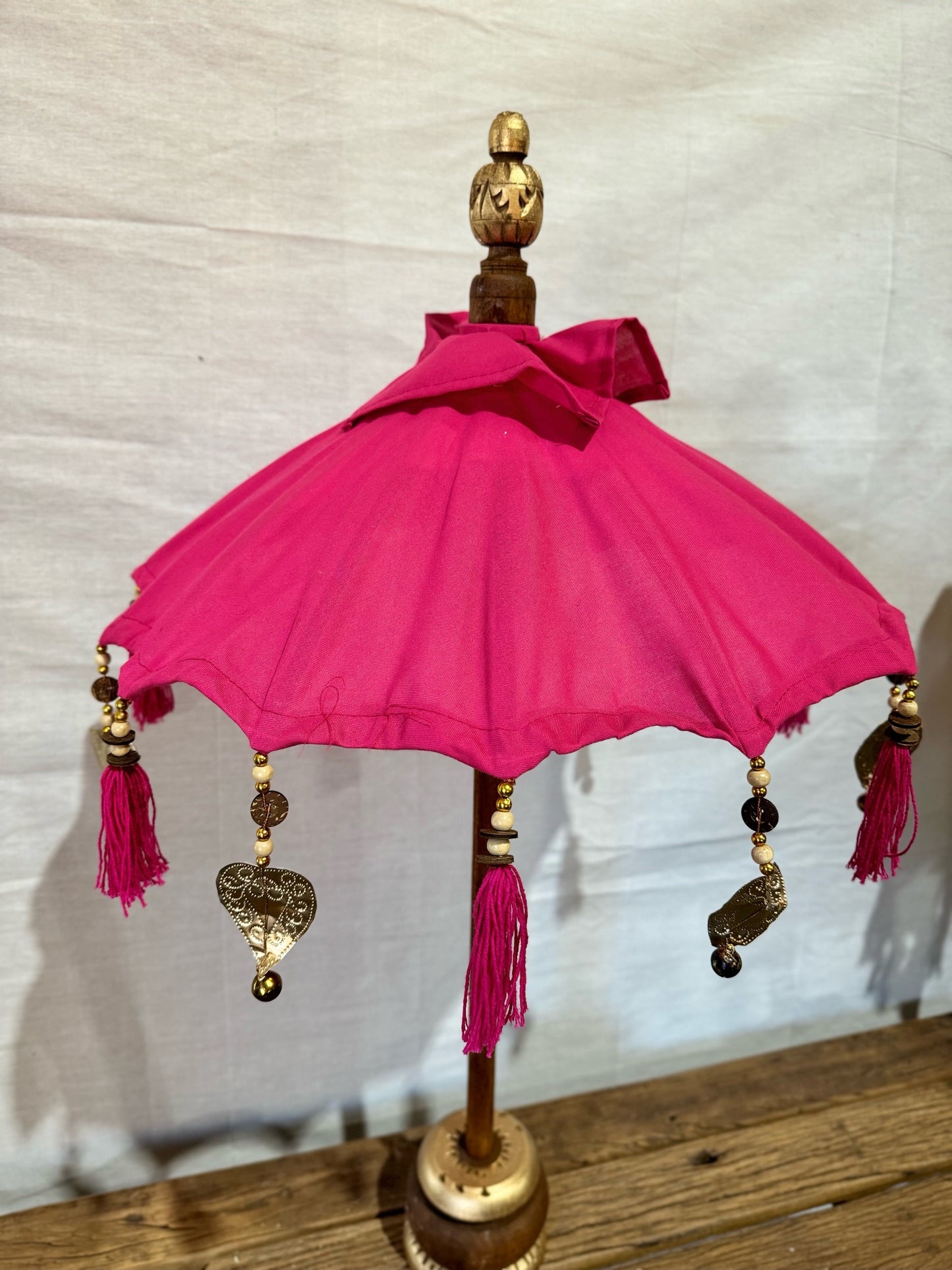 50cm Round Balinese Table Umbrella with wooden pole and stand - Red