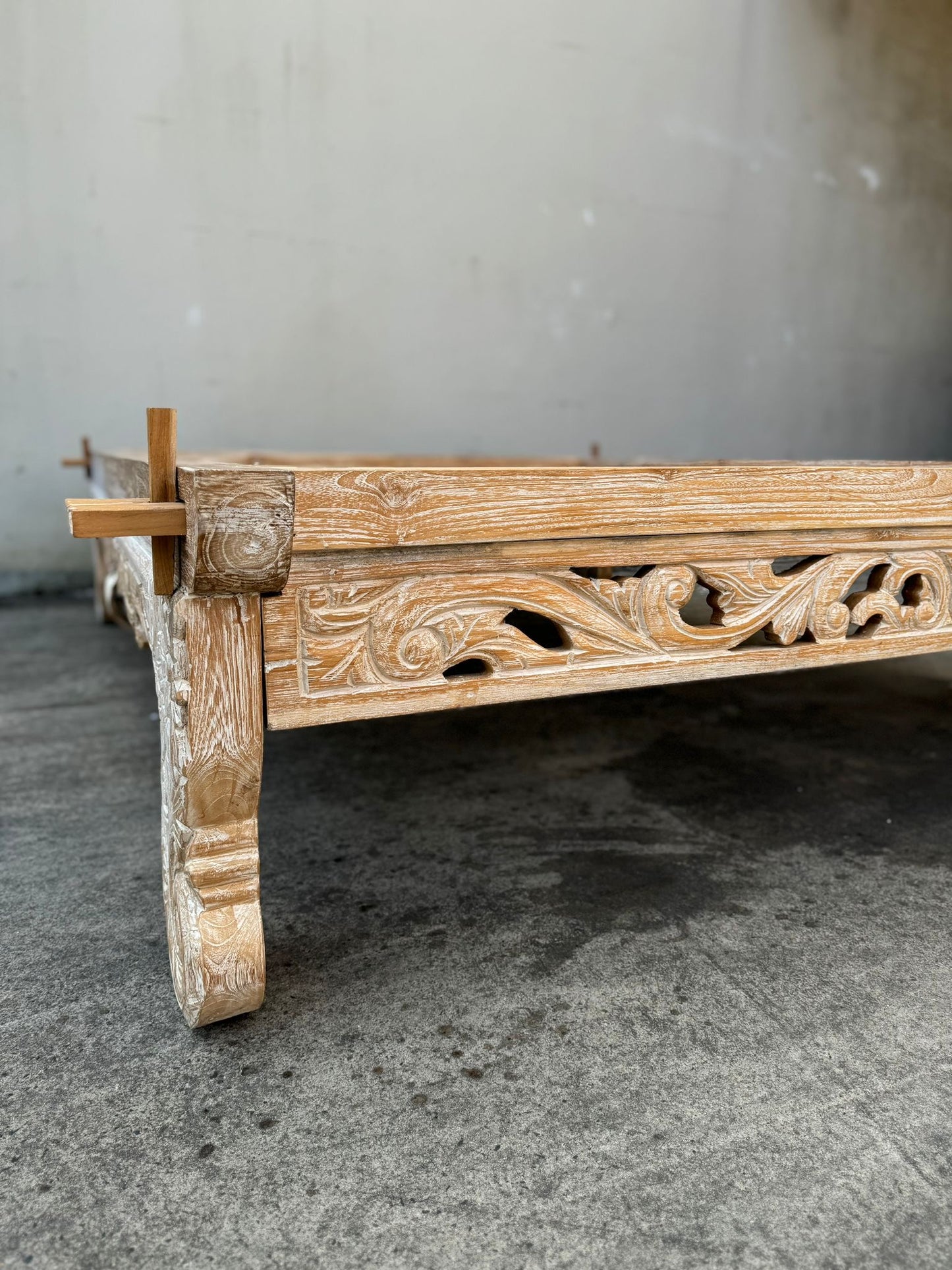 Mas Kartini King Handcarved Recycled Teak Bed base / Daybed platform (cream wash)