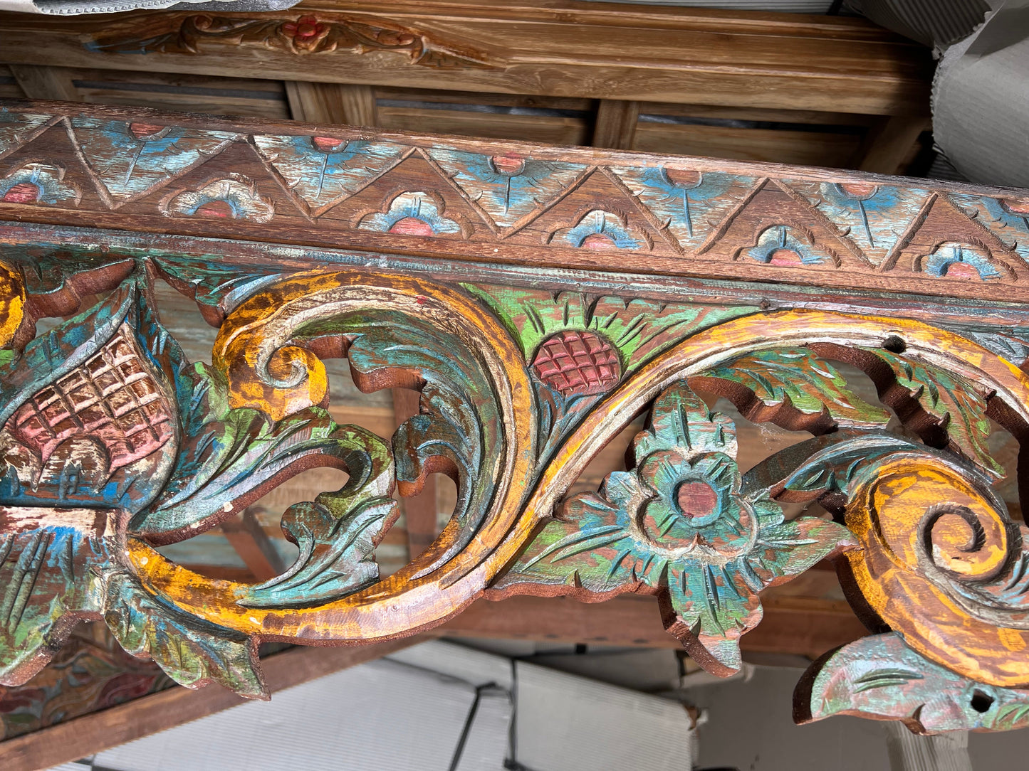 Mas Madura Original Teak Hand Carved Daybed colour detail (Natural finish)