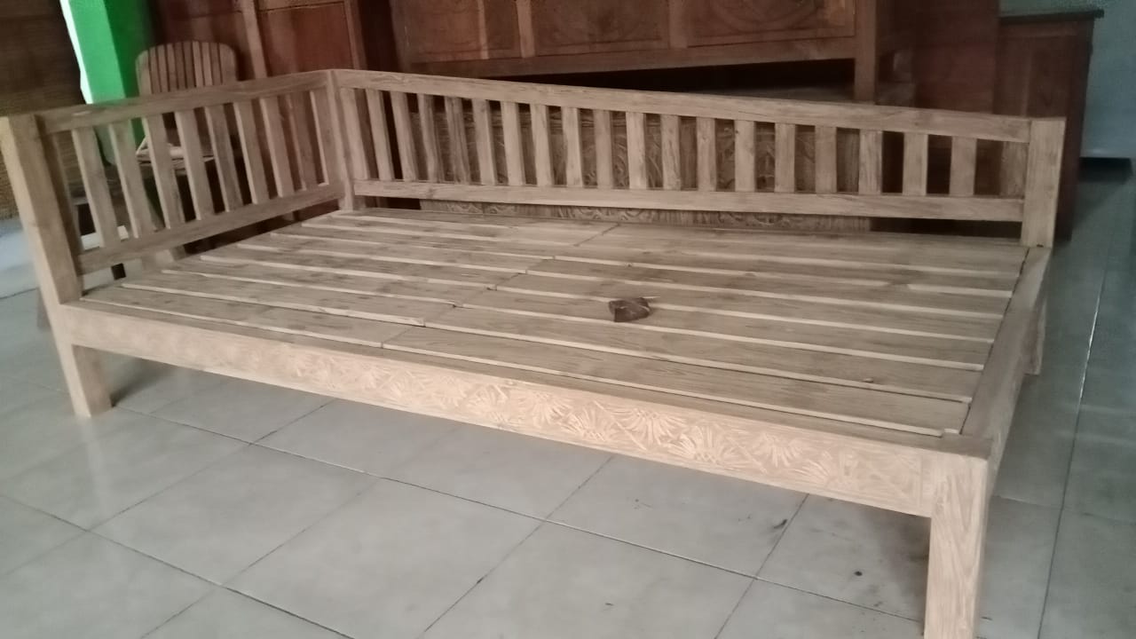 Batubulan Chaise Creamwash Recycled Teak Daybed Single