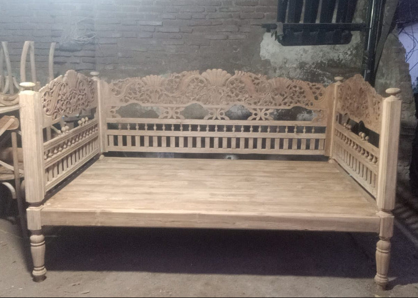 Mas Madura refurbished Original Teak Hand Carved Daybed (Natural finish)
