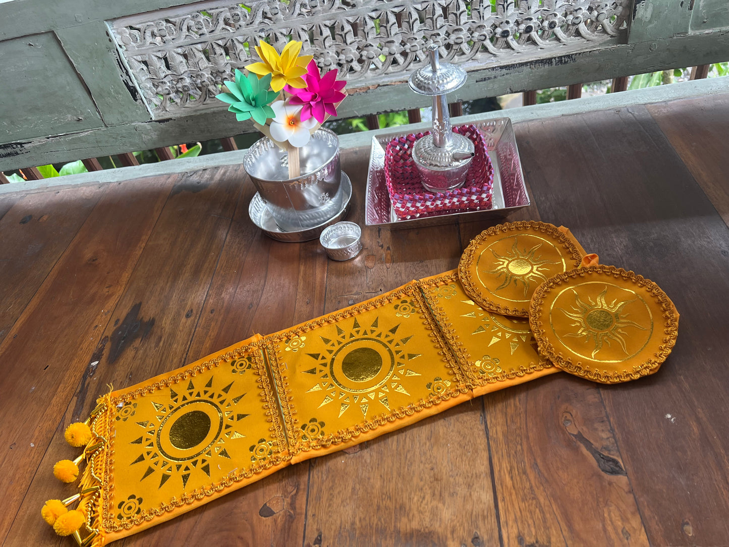 Balinese traditional Temple Shrine Balinese Tugu ' ópen seat' style Family Temple Decoration pack available.