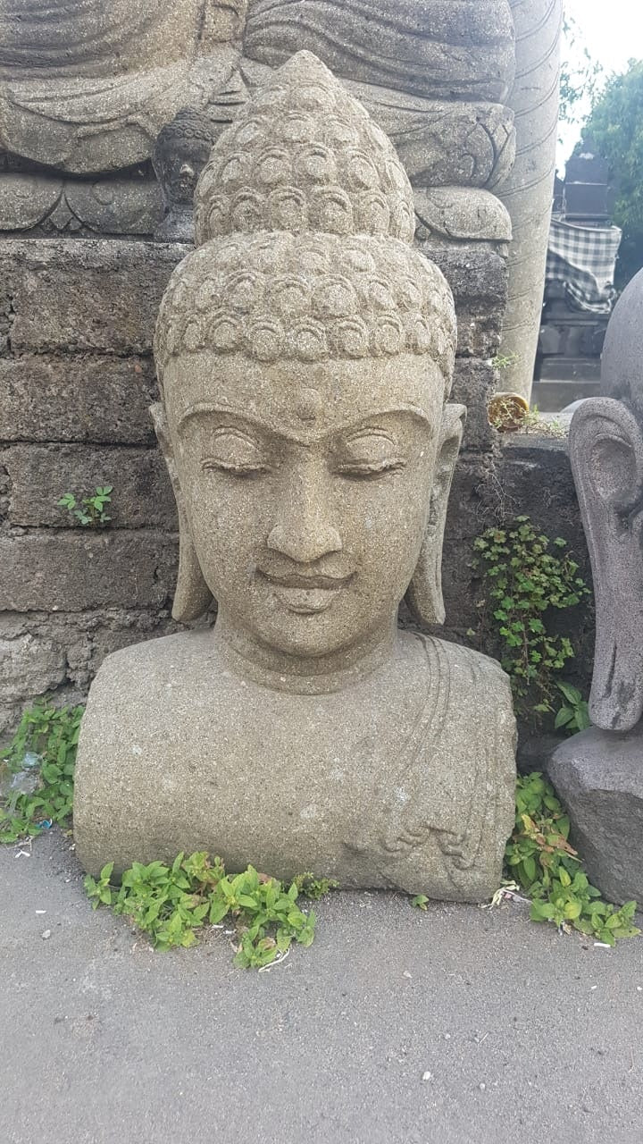 Buddha Head 95cm(h) natural Greenstone (Lava stone)