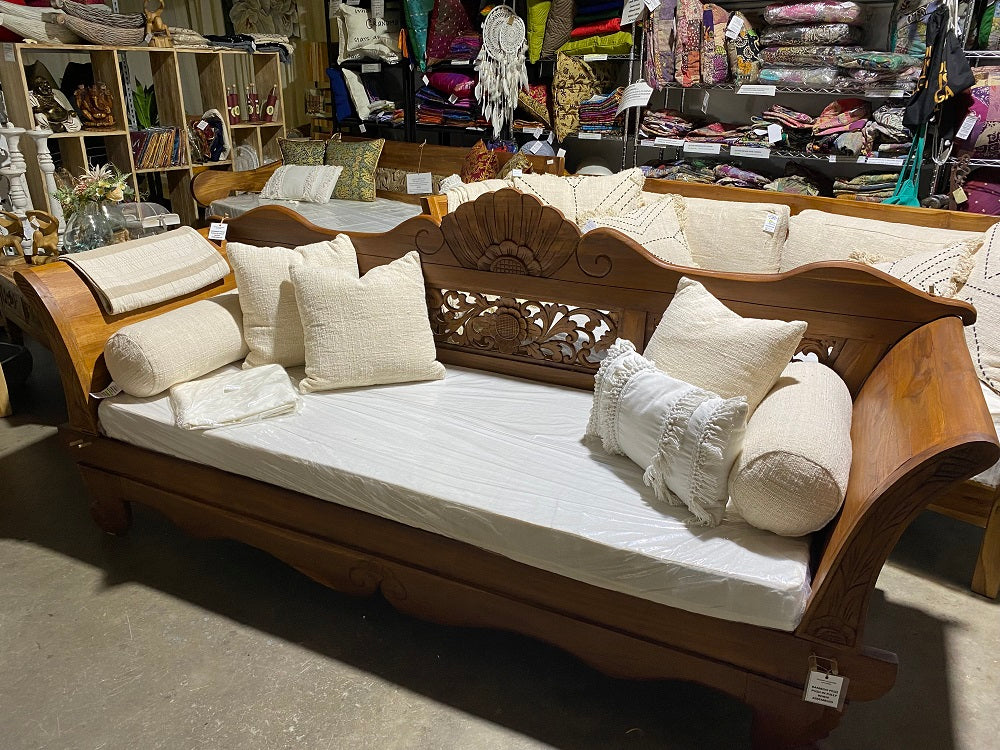 Batubulan Kartini Recycled Teak Daybed Medium (Natural)