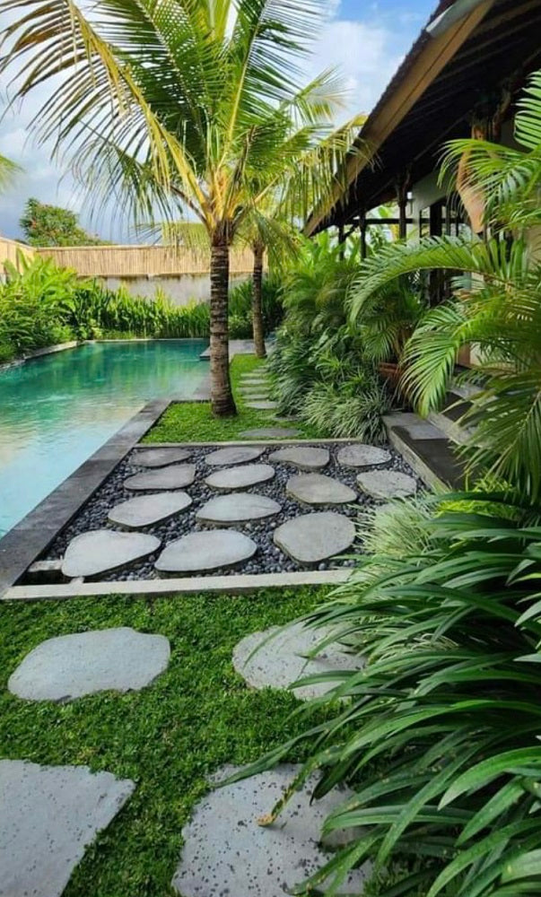 Riverstone (Natural) Garden Paver