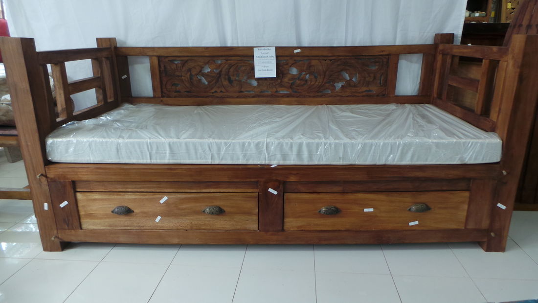 Batubulan Lurus Recycled Teak Daybed with Drawers Medium (Natural)