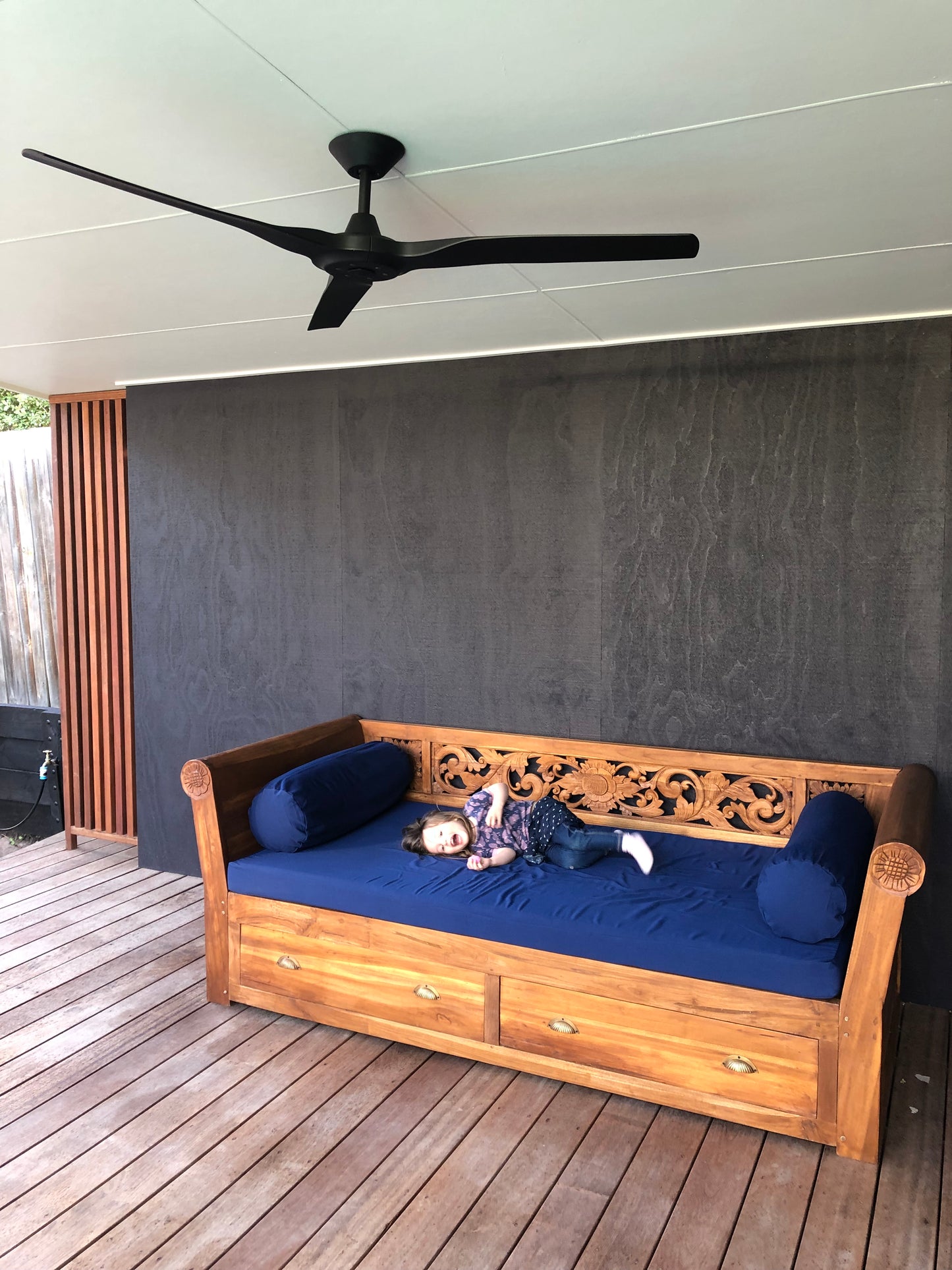 Batubulan Yanto Teak Daybed with 2 Drawers. Double size (Natural finish)
