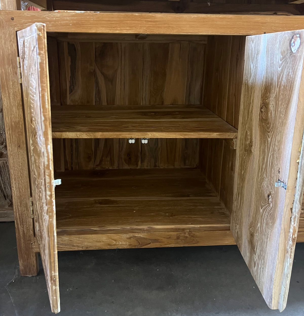 Recycled Teakwood Toyo Sideboard/Cabinet with 4 hand carved doors 3 drawers  180cmL Cream washL )