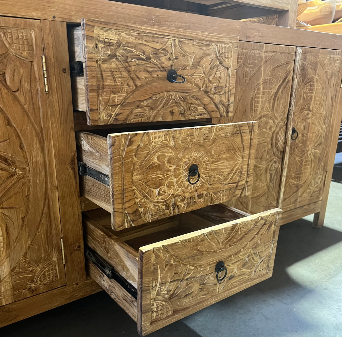 Recycled Teakwood Toyo Sideboard/Cabinet with 4 hand carved doors 3 drawers  180cmL Cream washL )