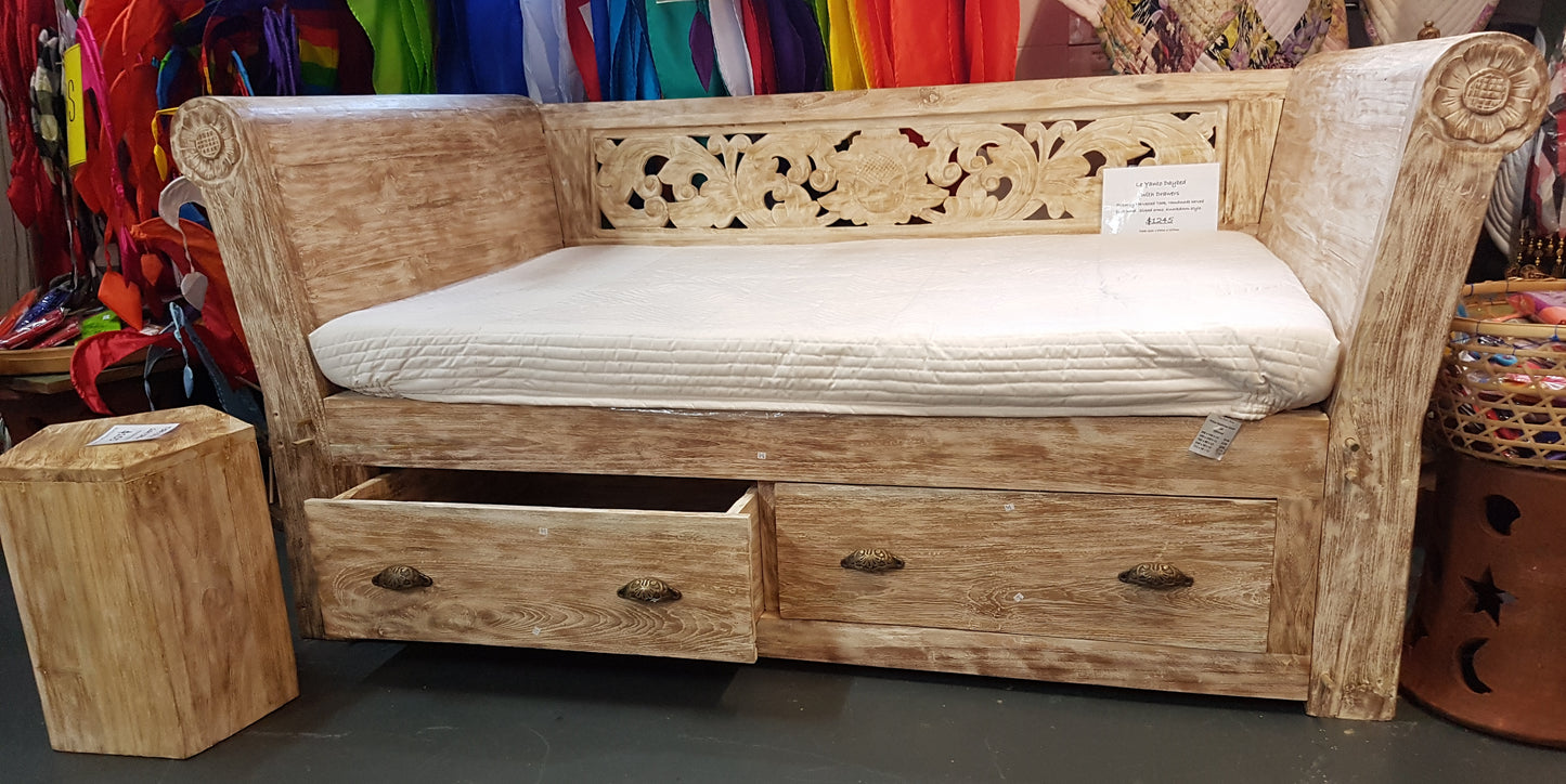 Batubulan YantoTeak Daybed with 2 Drawers. Double size (Natural finish)