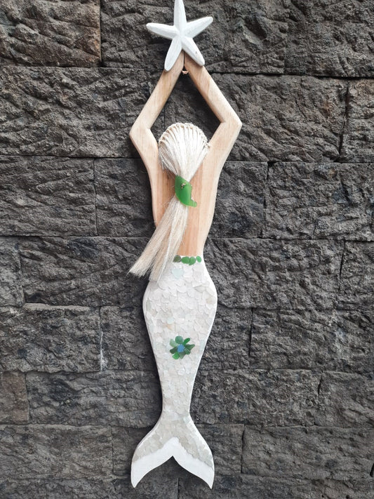 Mermaid wood with seaglass white and mixed colours 1mtr