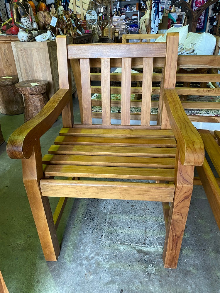 Teak Outdoor Chair with arms (Natural)